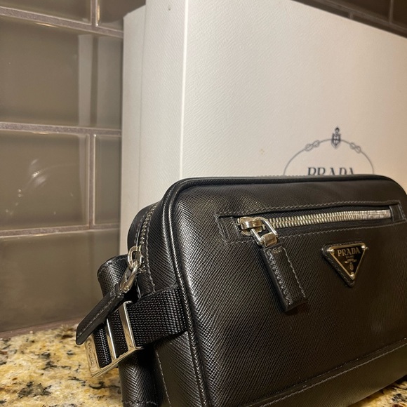 PRADA
Saffiano Leather Cross-body Bag
Item No. 2VH063 - Picture 2 of 5